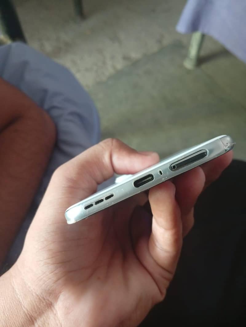 spark 40 pro plus 2