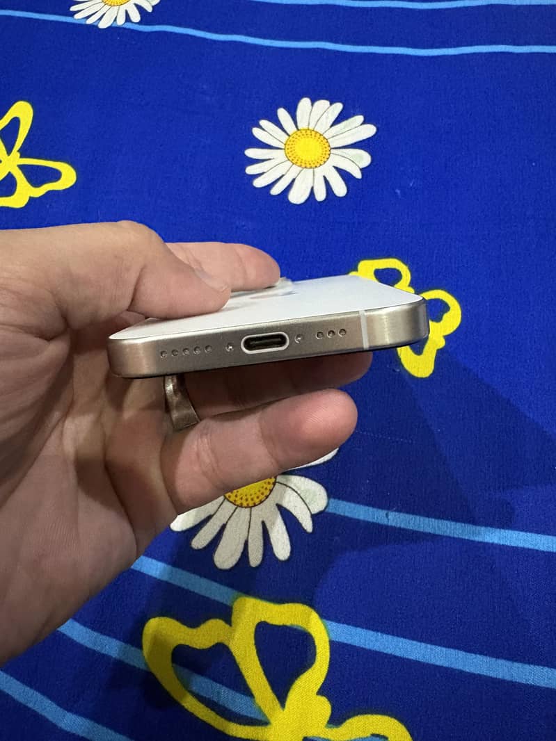 Iphone 15 Pro jv 3