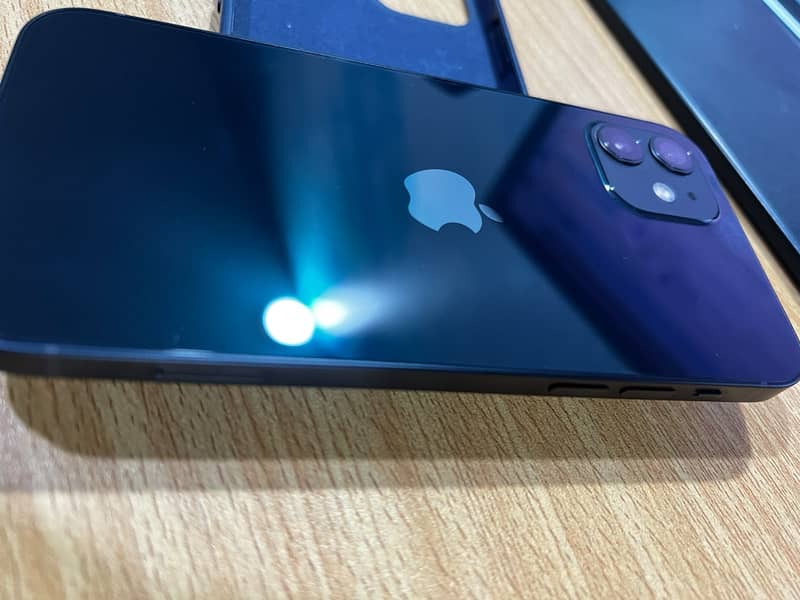 Apple iPhone 12 3
