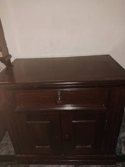 2 side tables