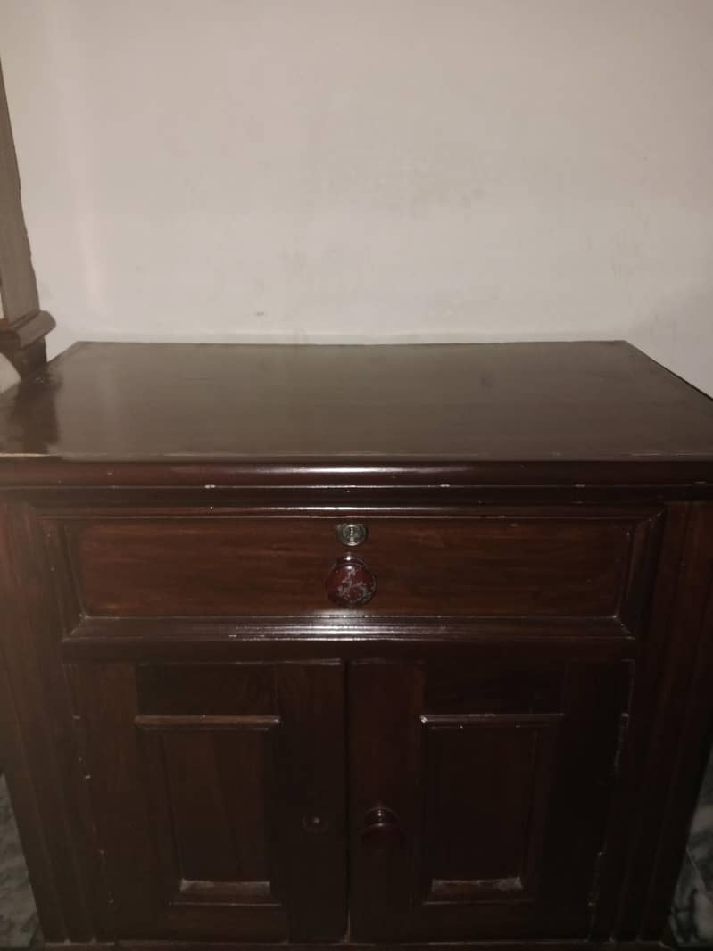 2 side tables 1