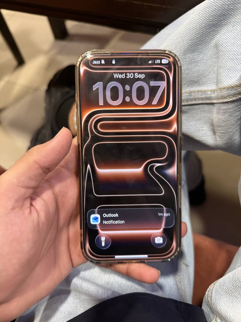 Apple iPhone 17 Pro Max 0