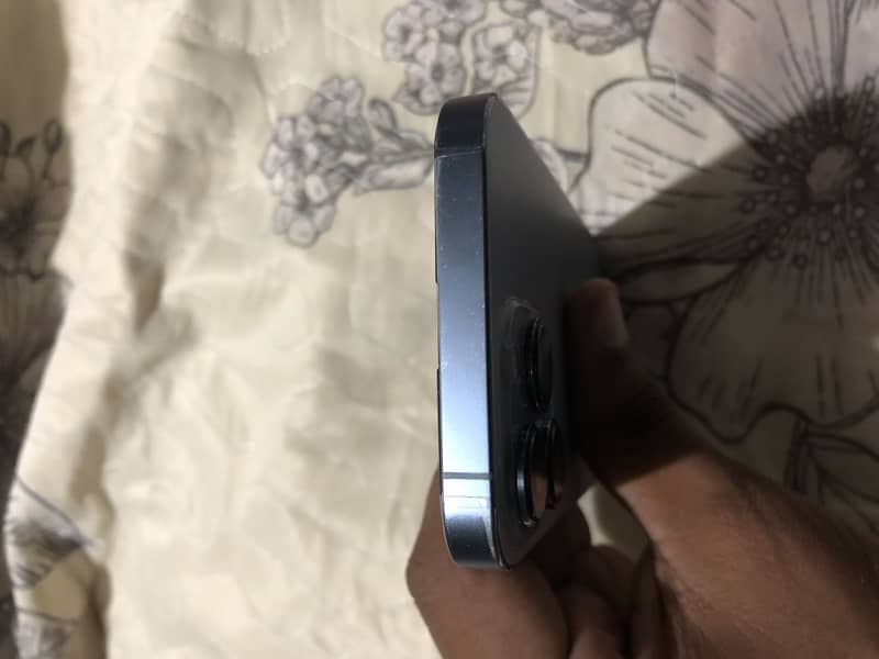 Apple iPhone 13 Pro 2