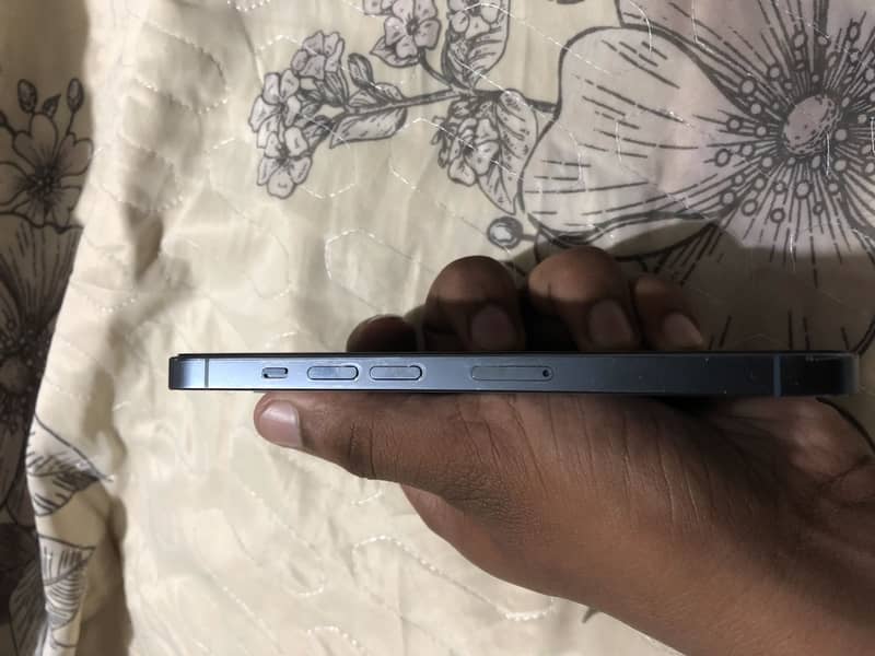 Apple iPhone 13 Pro 3