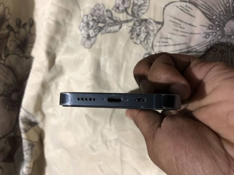 Apple iPhone 13 Pro 4