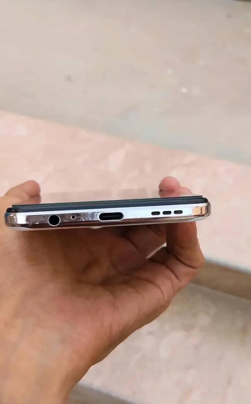 Tecno CAMON 18 Premier 4