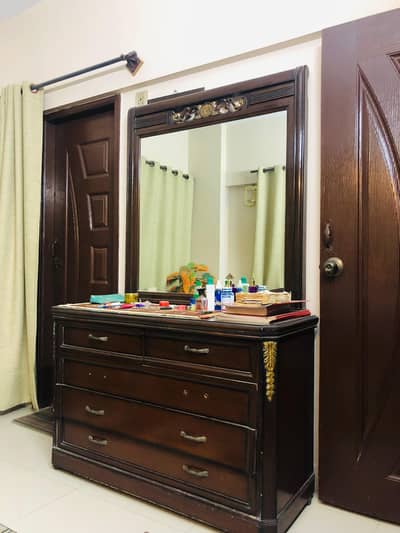 Dressing Table with mirror