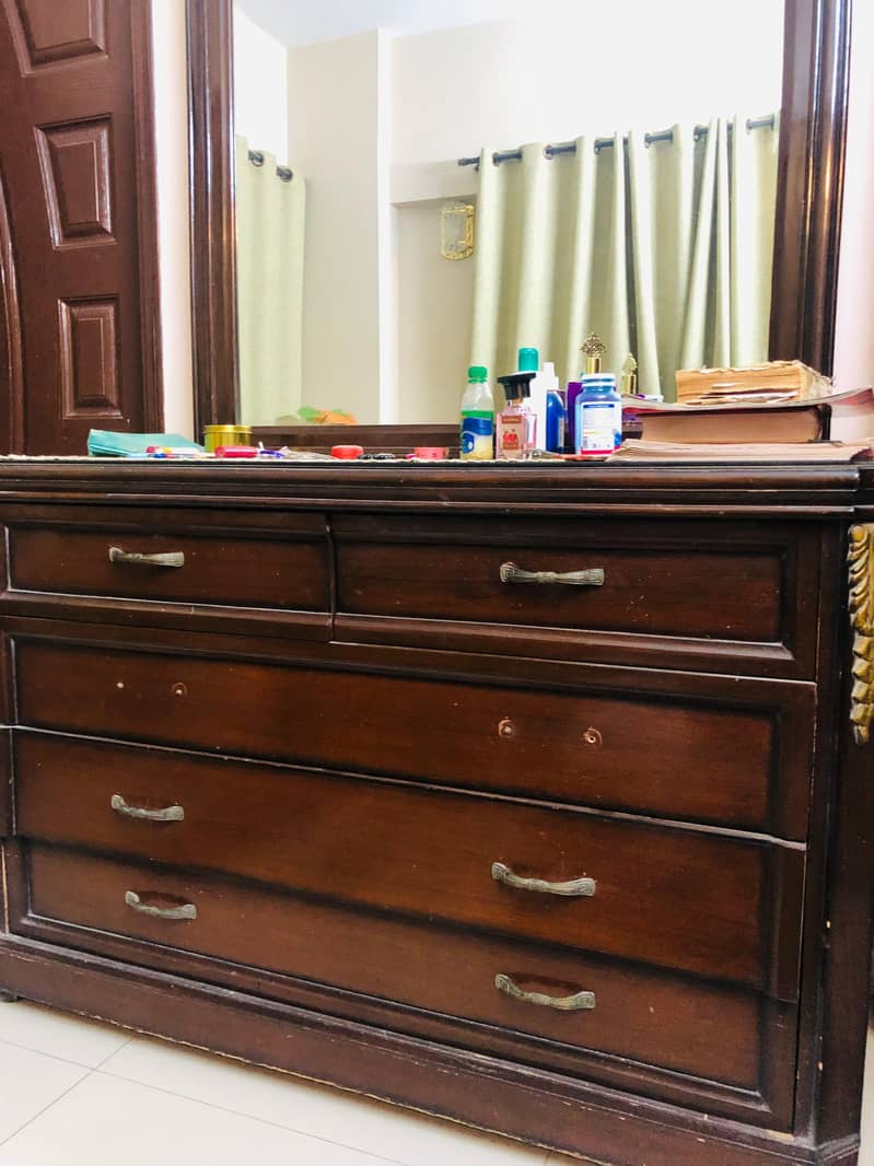 Dressing Table with mirror 3