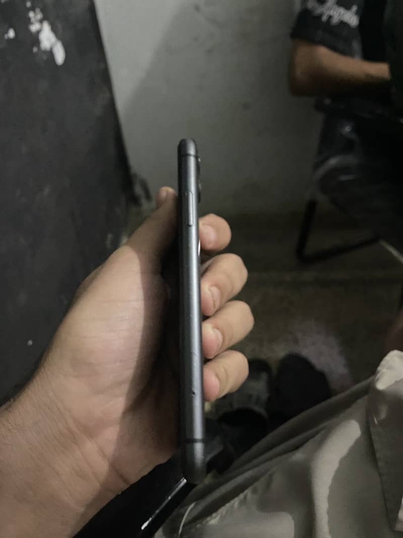 Apple iPhone 11 5