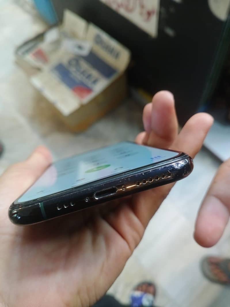 Apple iPhone 11 Pro 3