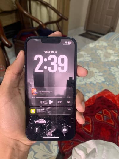 Apple iPhone 13