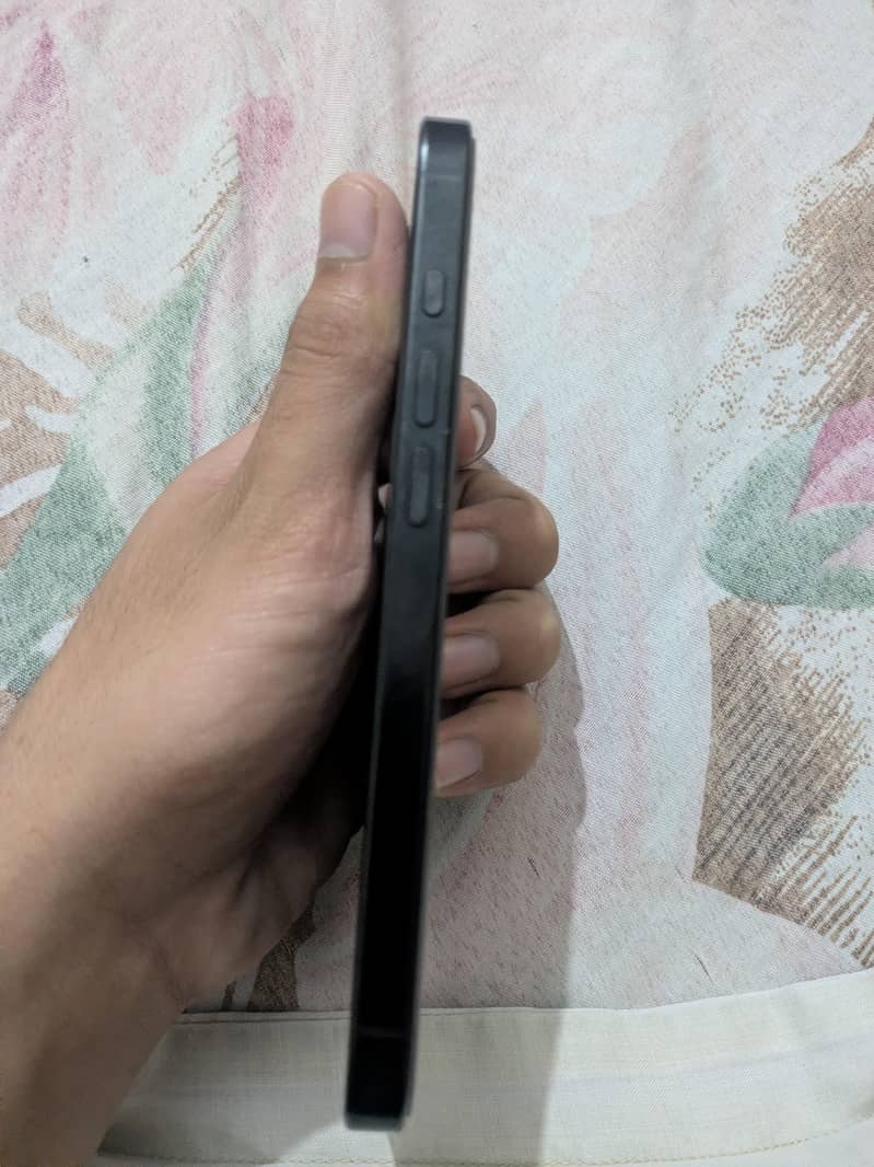 Apple iPhone 16 Pro 6
