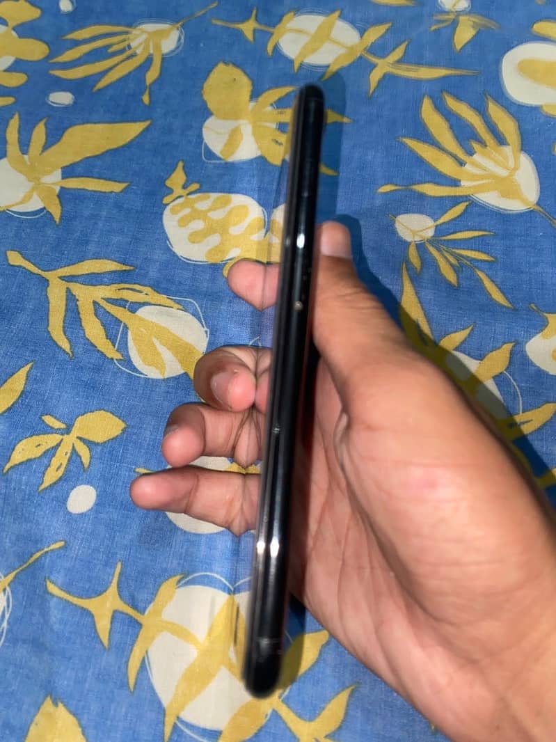 Apple iPhone 7 Plus 6