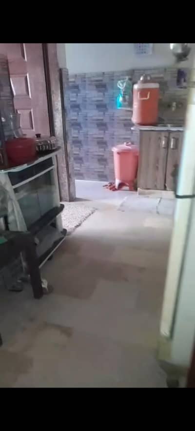 3 room flat for sell in Liaquatabad - 70 sq/yards