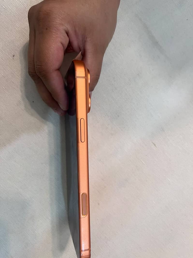 Apple iPhone 17 Pro Max 4