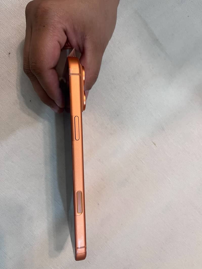 Apple iPhone 17 Pro Max 5