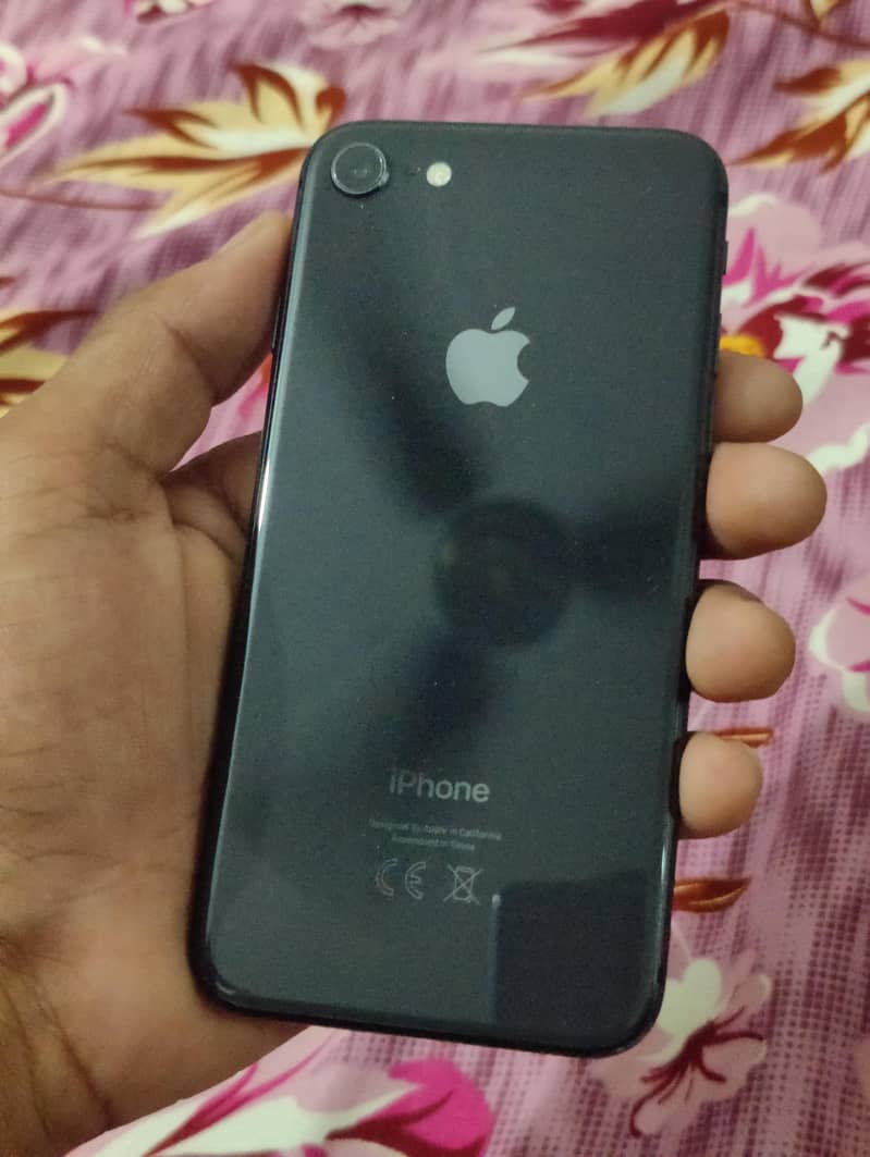 Apple iPhone 8 1
