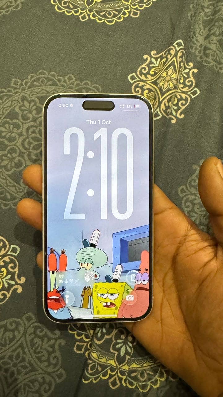 Apple iPhone 16 0