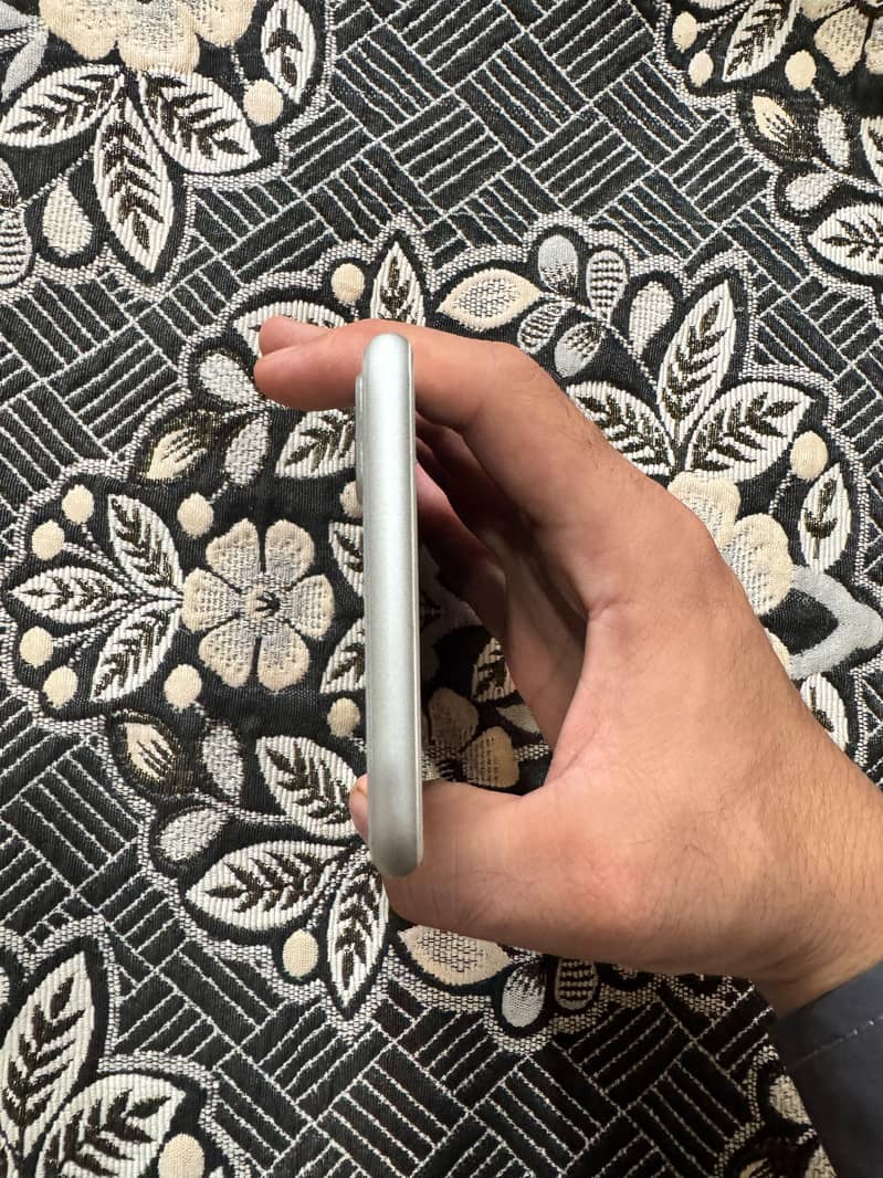Apple iPhone 8 Plus 4