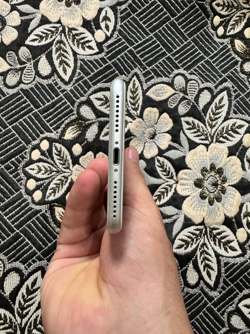 Apple iPhone 8 Plus 5