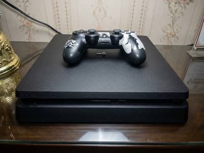 PS4 SLIM - 1TB - 10/10 Condition