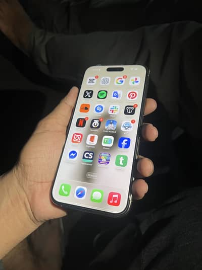 Apple iPhone 16 Pro Max
