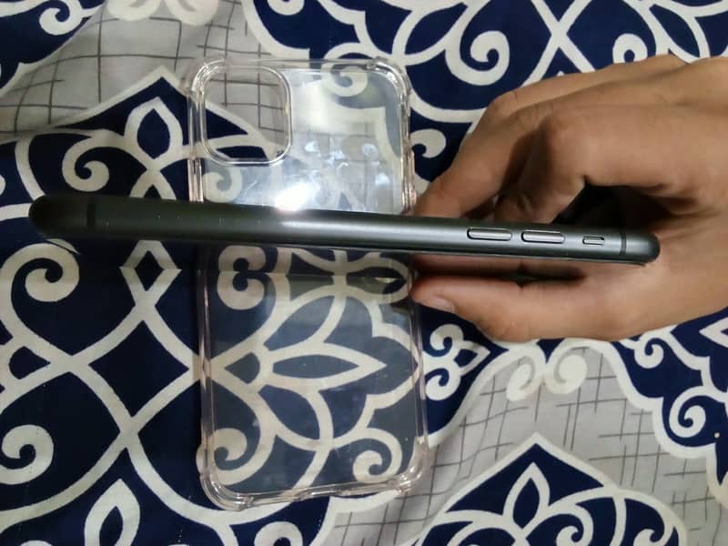 Apple iPhone 11 5