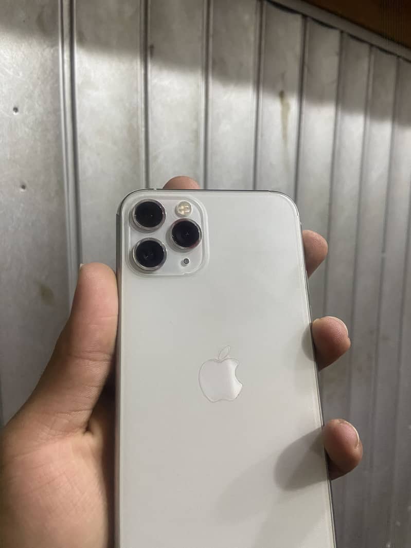 Apple iPhone 11 Pro 1
