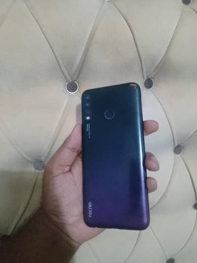 Tecno Spark 4