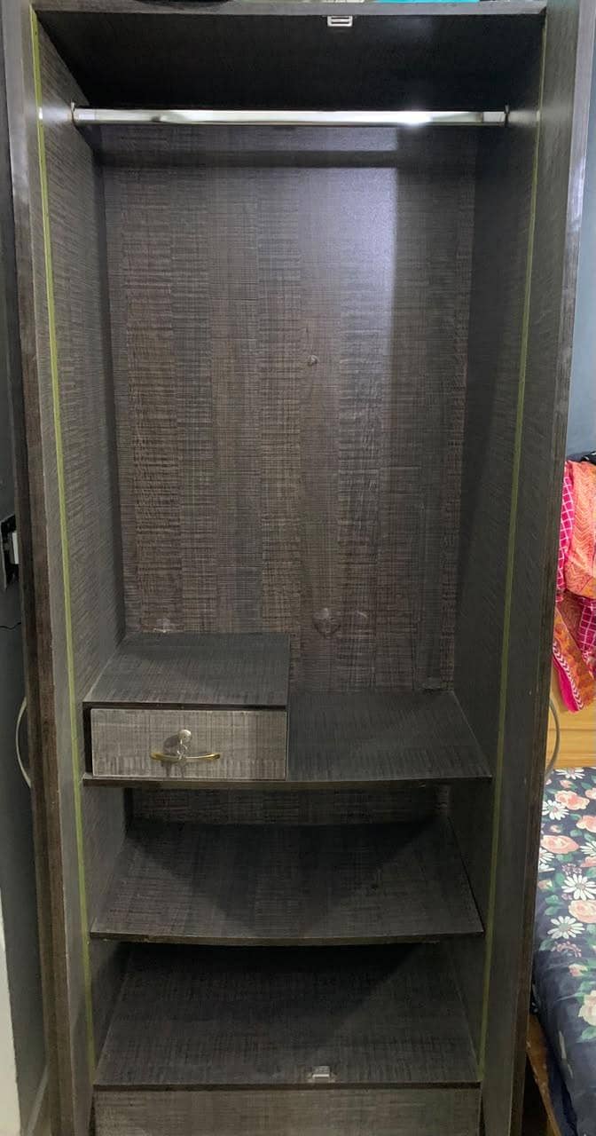2 Door wardrobe 0