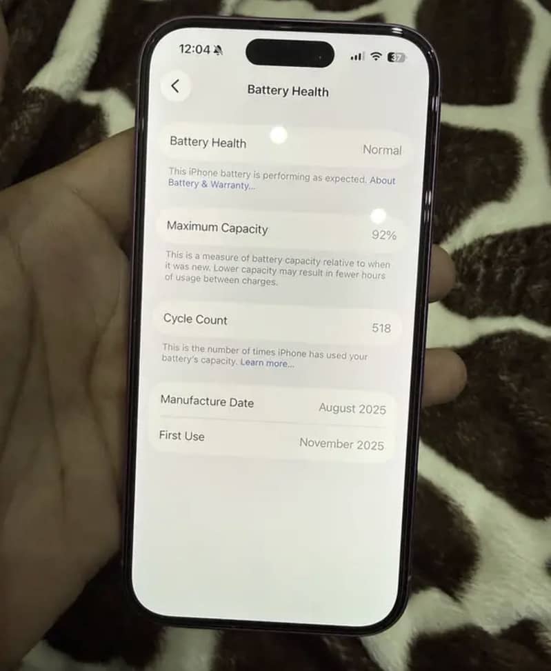 Apple iPhone 16 2