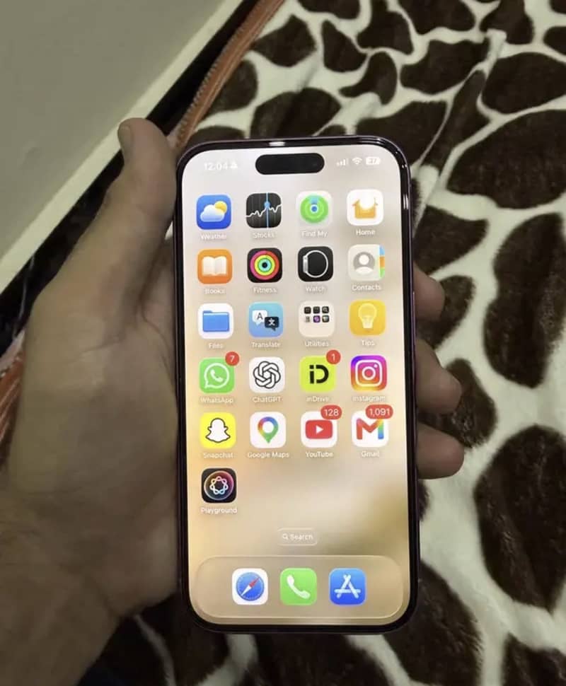 Apple iPhone 16 3