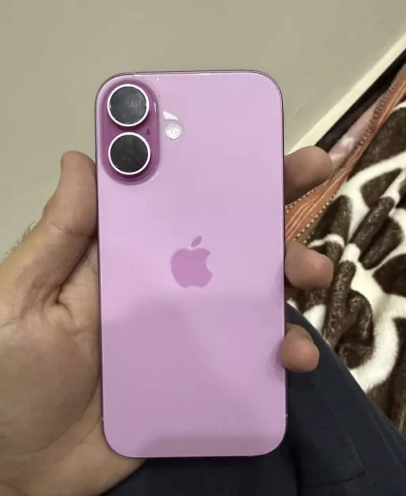 Apple iPhone 16 6