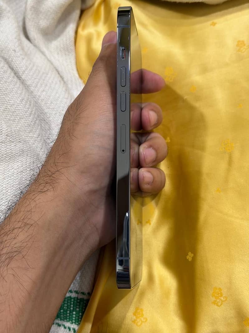 Apple iPhone 13 Pro Max 5