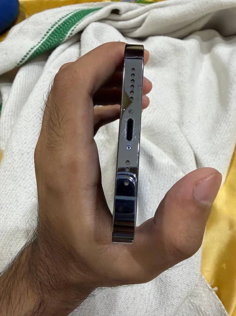 Apple iPhone 13 Pro Max 6
