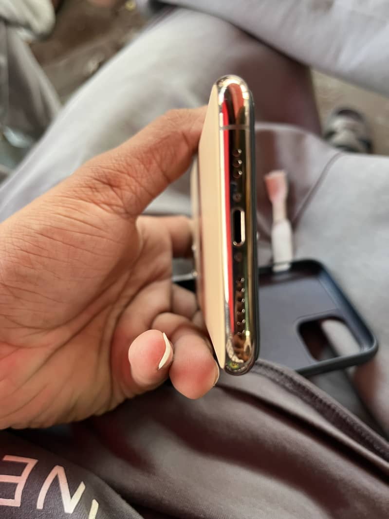 Apple iPhone 11 Pro 3