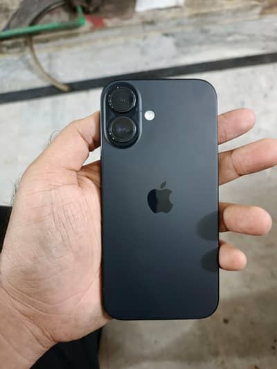 Apple iPhone 16