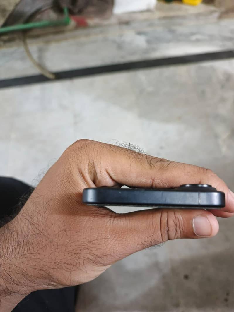 Apple iPhone 16 1