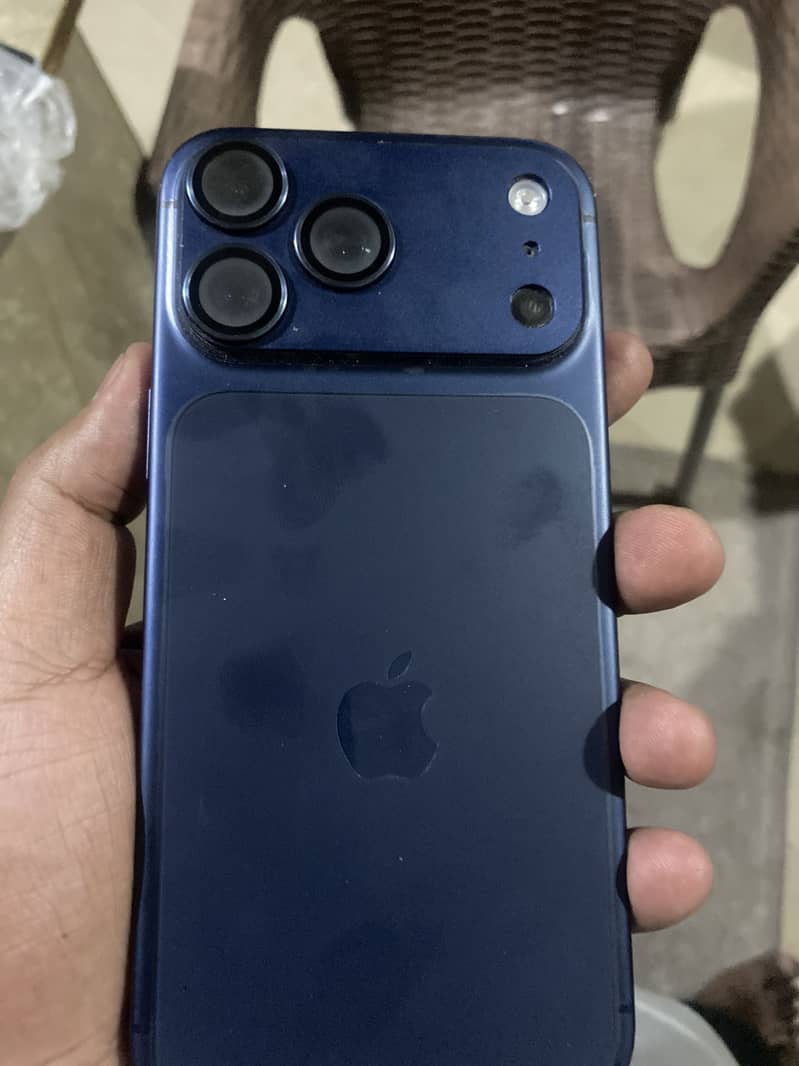 Apple iPhone 17 Pro Max 0