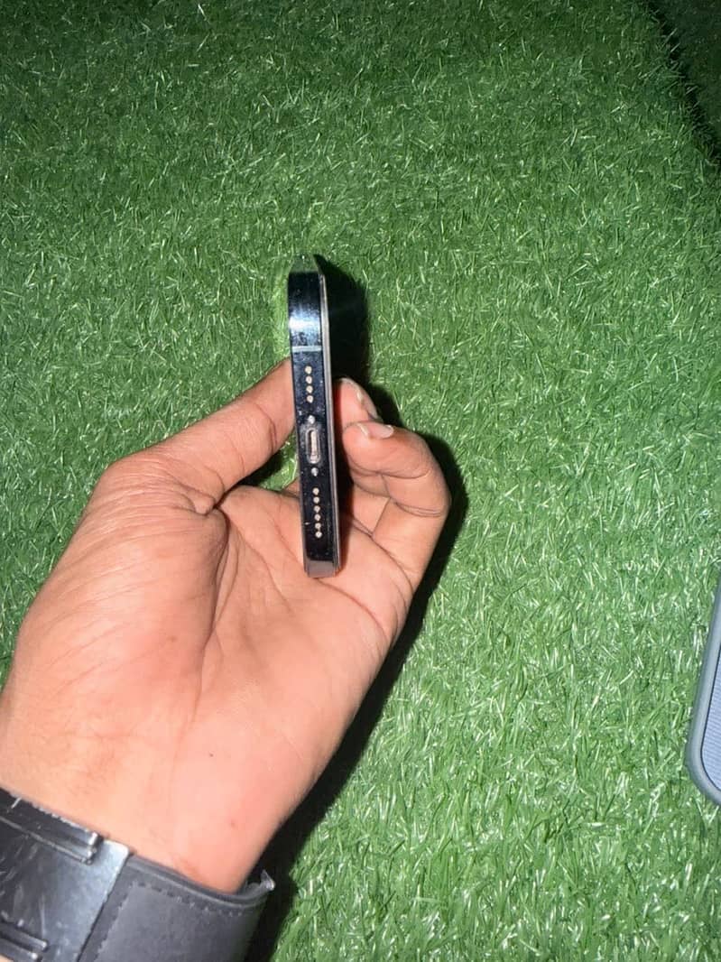 Apple iPhone 12 Pro Max 1