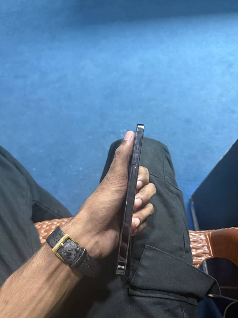 Apple iPhone 14 Pro Max 4