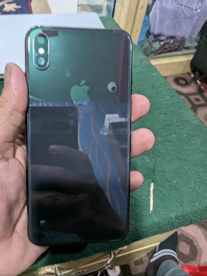Apple iPhone XS Max 0
