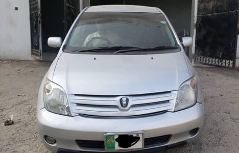 Toyota IST 2003 buy or use