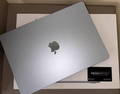 Macbook Air M4 15 inch 16/256gb Sky Blue brand new 2 cycles