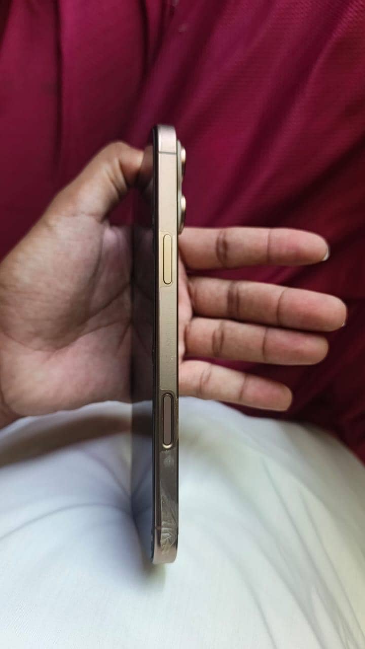 Apple iPhone 16 Pro Max 5