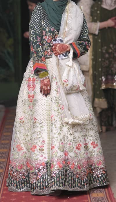 Lehnga/Partywear/Wedding dress/Formal/Women