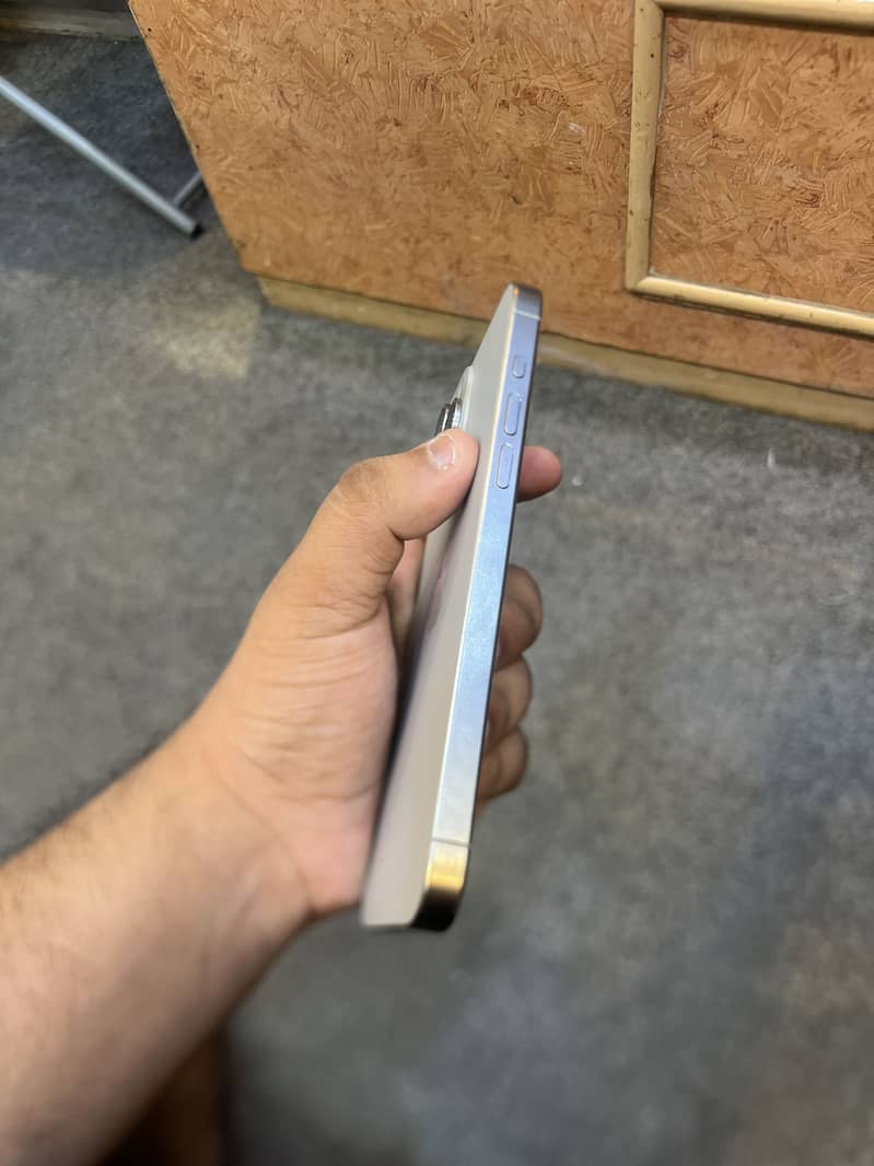 Apple iPhone 15 Pro Max 3