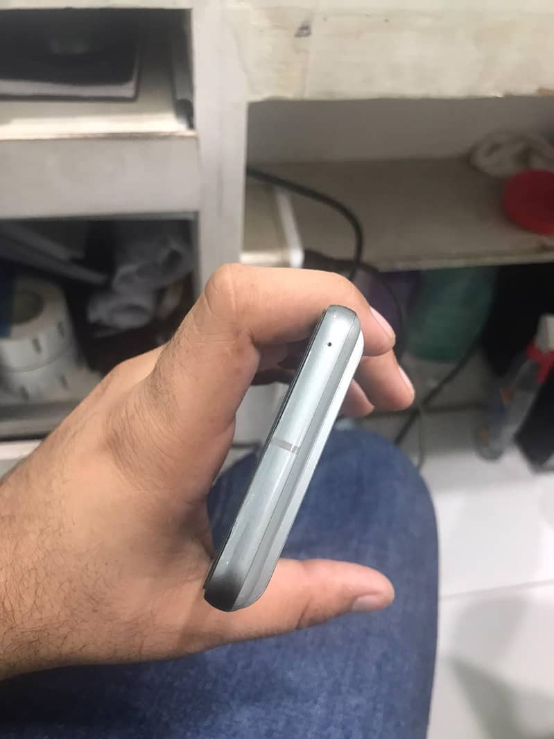 Google Pixel 8 2
