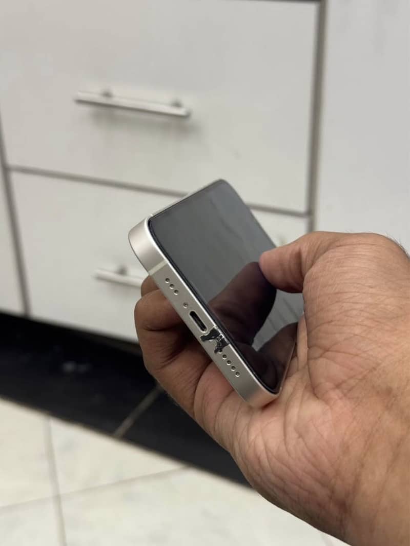 Apple iPhone 14 4