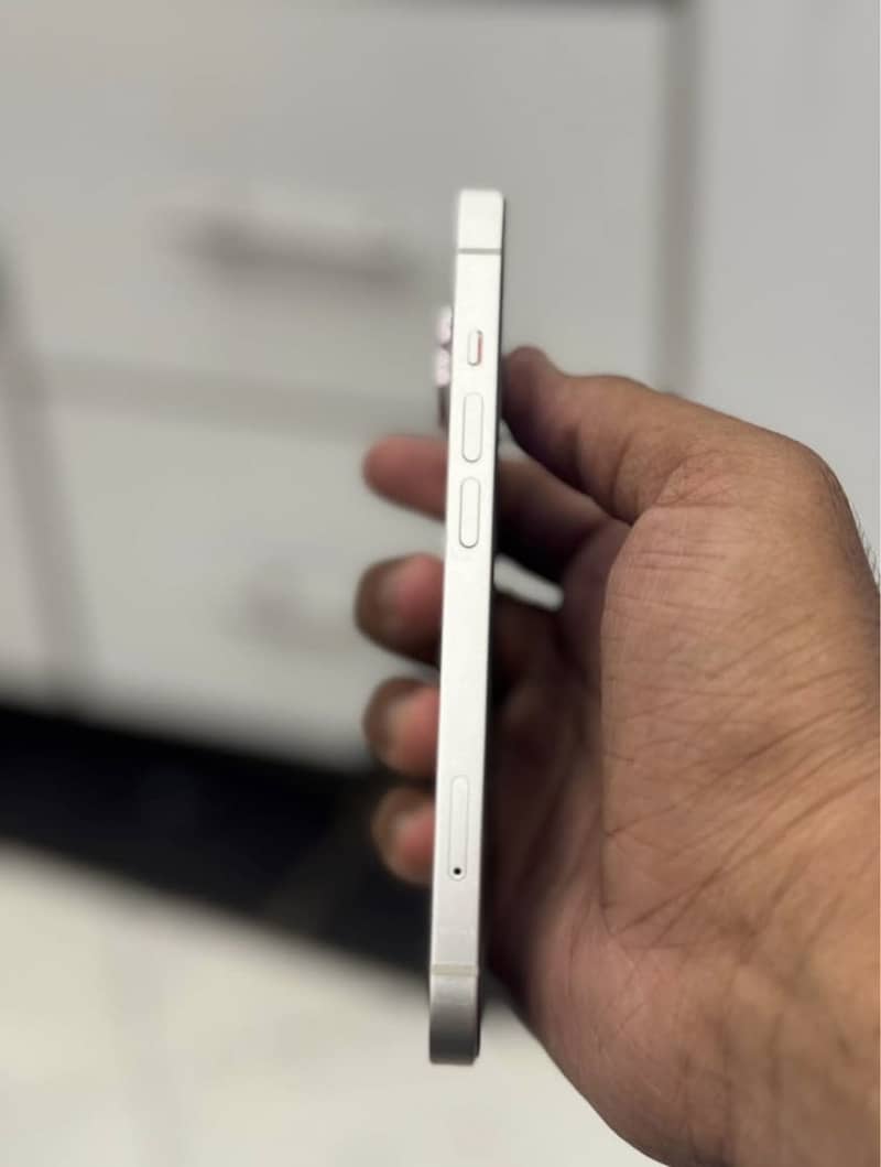 Apple iPhone 14 5